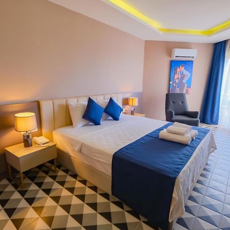 Feniks Hotel Алания Экстерьер фото